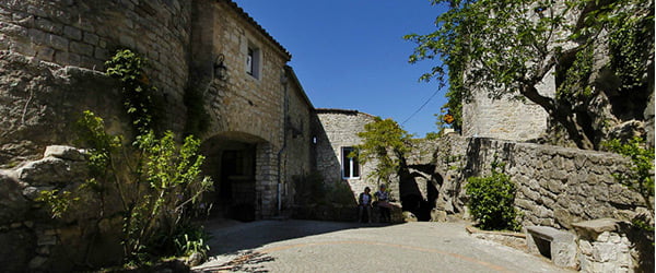 Village de Balazuc en plein été