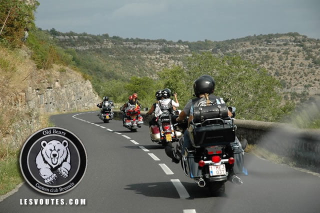 Les motos des Old Bears sur les routes Ardéchoise